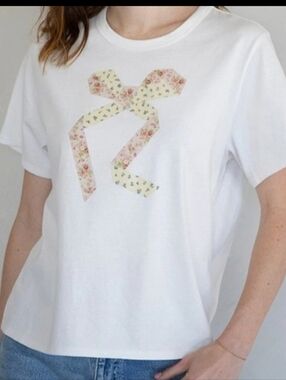Things Between Girls/Youth/Junior Ivory Shirt with Floral Bow